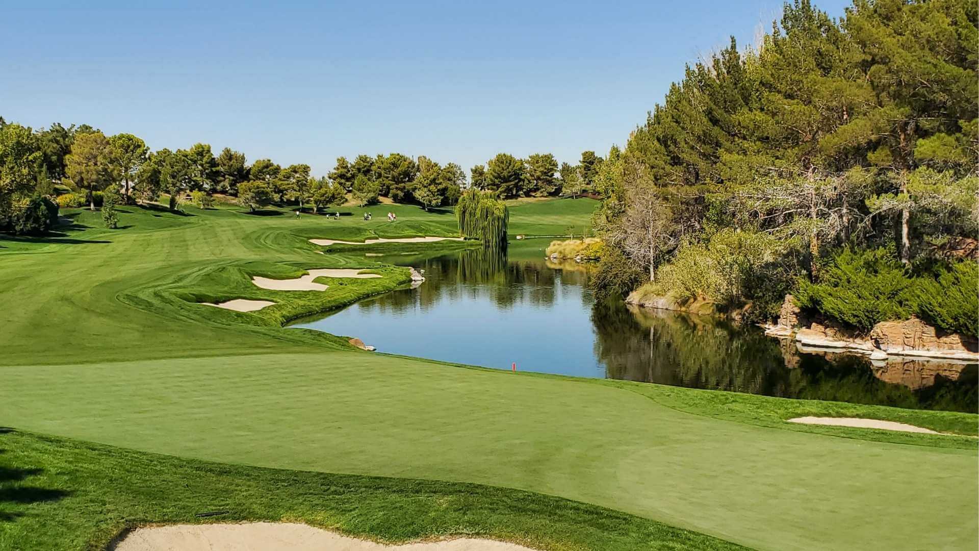 Top 9 Most Famous and Prestigious Golf Courses in America